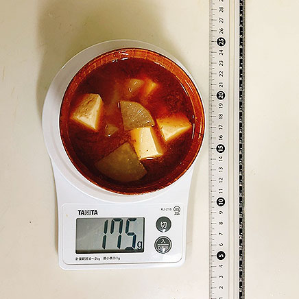 小椀1杯分の大根と豆腐の味噌汁