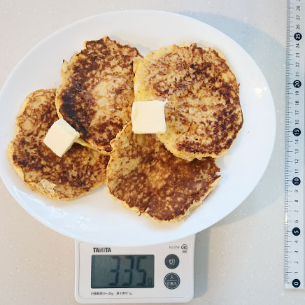 4枚分のオートミールのホットケーキ