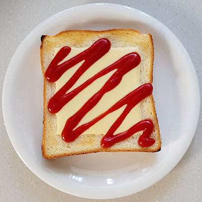 チーズケチャップトースト