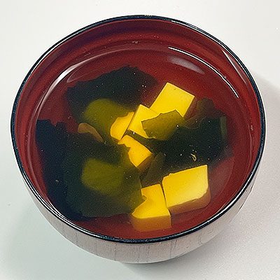 豆腐とわかめのお吸い物