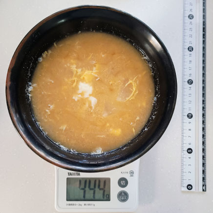 丼1杯分の大根と卵の味噌汁