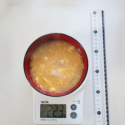 御椀1杯分の大根と卵の味噌汁