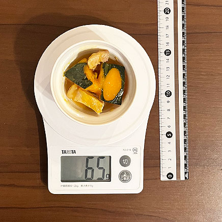 豆鉢1杯分の豚肉とかぼちゃの煮物