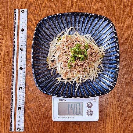 中皿（大）1皿分の肉味噌もやし