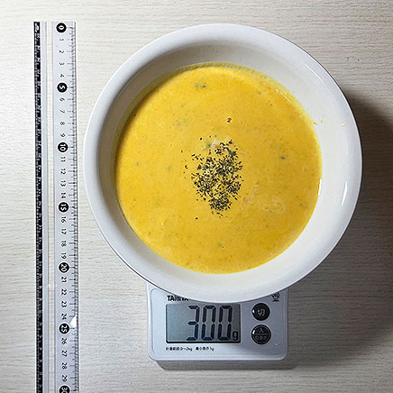 スープ皿1杯分の日本かぼちゃのスープ