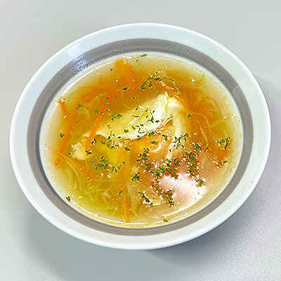 落とし卵とキャベツのスープ