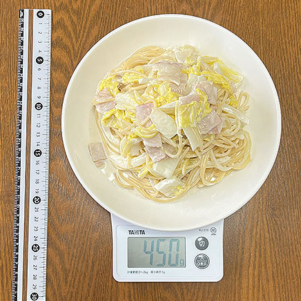 大皿1皿分の白菜とベーコンのクリームパスタ