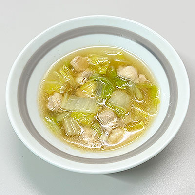鶏肉と白菜のスープ