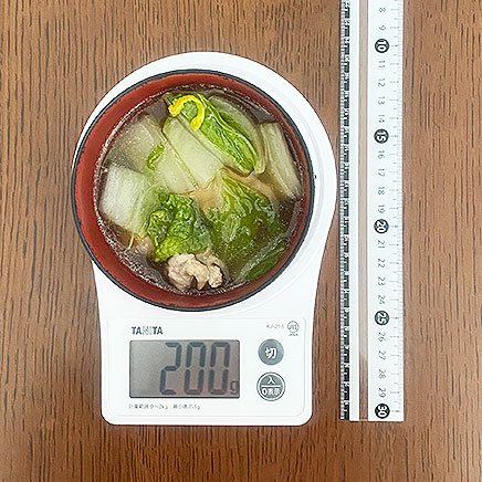汁椀1杯分の白菜と鶏肉のスープ