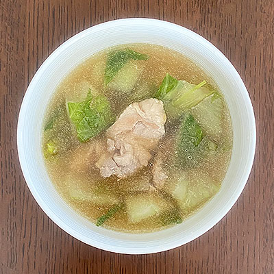 白菜と鶏肉のコンソメスープ
