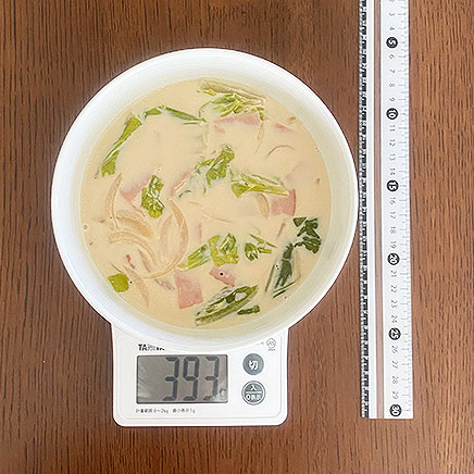 スープボウル1杯分の白菜のミルクスープ