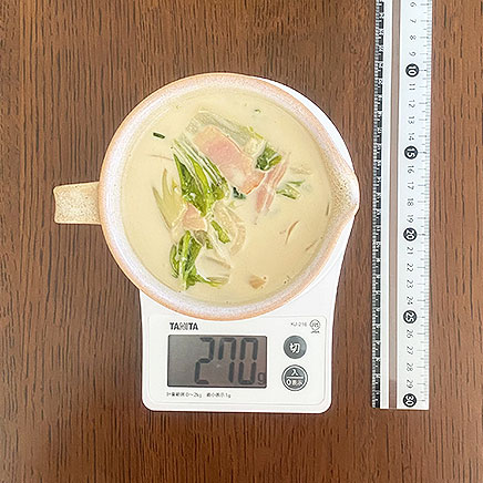 スープカップ1杯分の白菜のミルクスープ