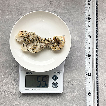 1切れ分の白身魚のバジルソテー