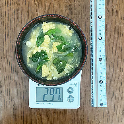 大椀1杯分のアイスプラントのスープ