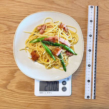 中皿(大)1皿分のアスパラとベーコンのペペロンチーノパスタ