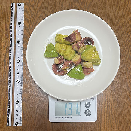 大皿1皿分のアボカドとたこのわさびポン酢和え