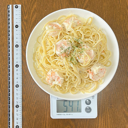 大皿1皿分のエビクリームパスタ