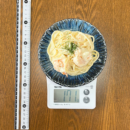 小皿1皿分のエビクリームパスタ