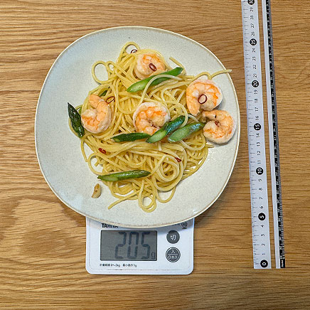 中皿(大)1皿分のエビとアスパラのペペロンチーノパスタ