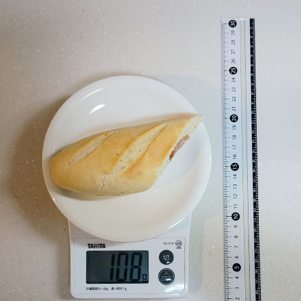 1/2カット分のウインナーフランスパン