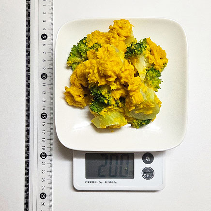 中皿1皿分のかぼちゃとブロッコリーのサラダ