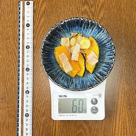 小皿1皿分のかぼちゃとベーコンのにんにく炒め