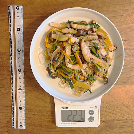 大皿1皿分のきのこのチャプチェ