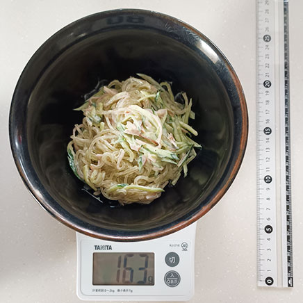 中鉢1杯分のきゅうりとハムと春雨のマヨサラダ