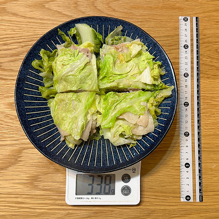 大皿1皿分のキャベツと豚肉のミルフィーユ