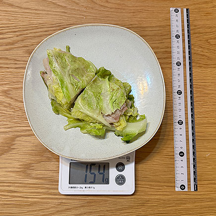 中皿1皿分のキャベツと豚肉のミルフィーユ