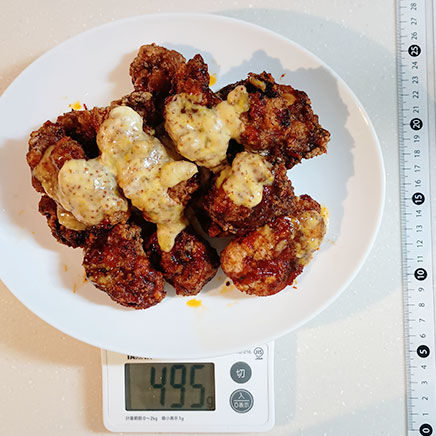 大皿1皿分のヤンニョムチキンのハニーマスタードソースがけ