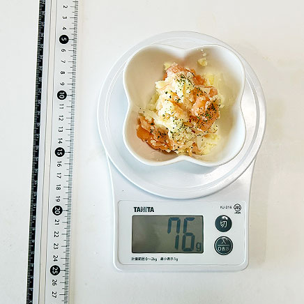 小鉢1杯分のスモークサーモンのポテトサラダ