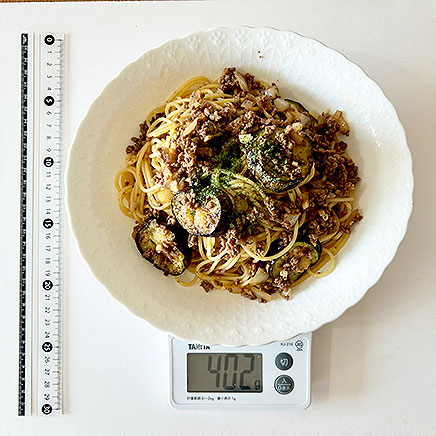 大皿1皿分のなすとひき肉のボロネーゼ