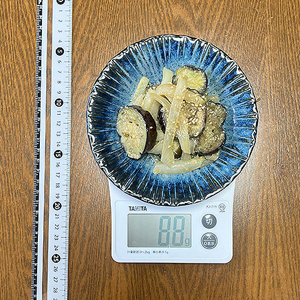 小皿1皿分のなすと玉ねぎの味噌炒め