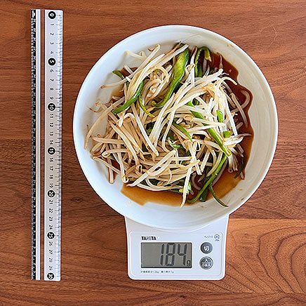 大皿1皿分のもやしとピーマンのオイスターソース炒め