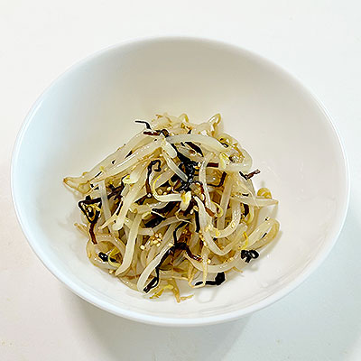 もやしと塩昆布の和え物
