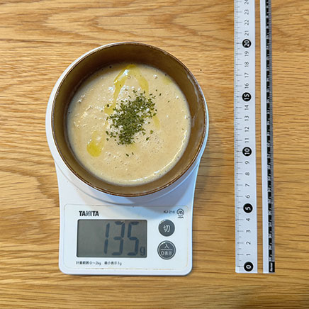 お椀1杯分の玉ねぎのポタージュ