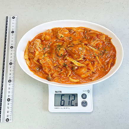 大皿1皿分の鶏肉のトマトクリーム煮