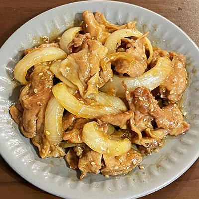 豚肉と玉ねぎの焼肉のたれ炒め