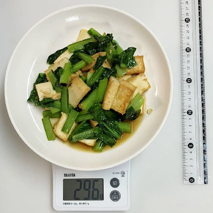 深皿(中)1皿分の小松菜と厚揚げの炒め物