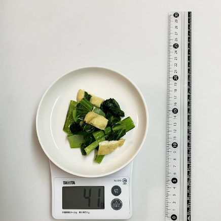 深皿(小)1皿分の小松菜と油揚げの炒め物