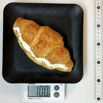 1個分の生クリームクロワッサン