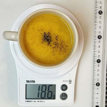 マグカップ1杯分の豆乳かぼちゃスープ