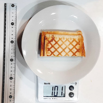 食パン1枚分分のアボカドホットサンド