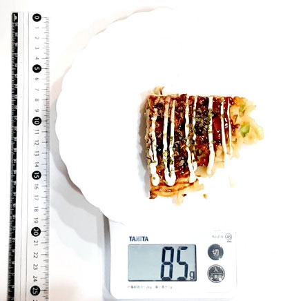 1/4枚分のうどん入りお好み焼き