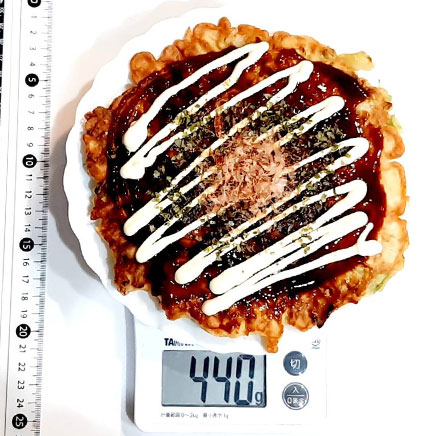 1枚分のえび入りお好み焼き