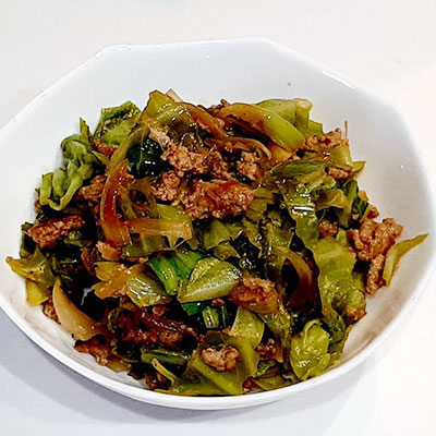 キャベツとひき肉の炒め物