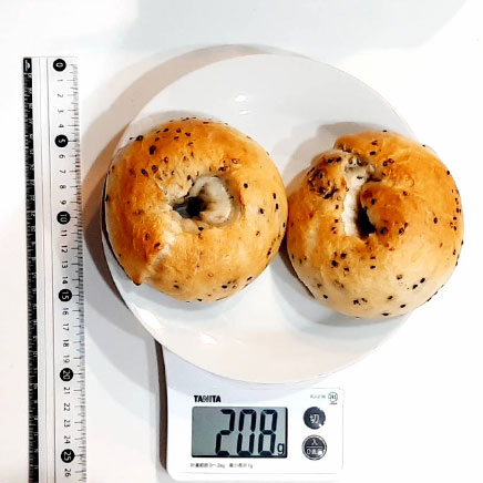 2個分のごまベーグル