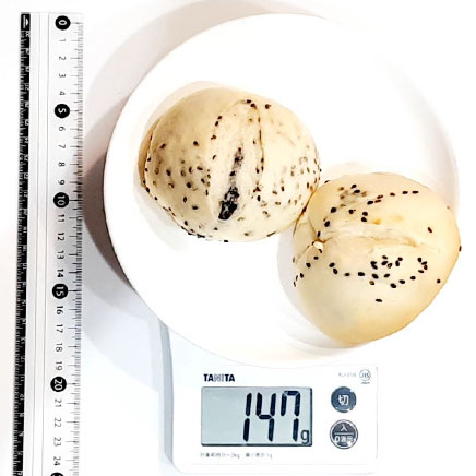 2個分のチーズセサミパン