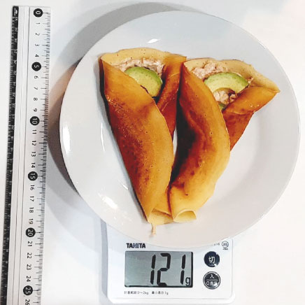 2つ分のツナとアボカドのクレープ